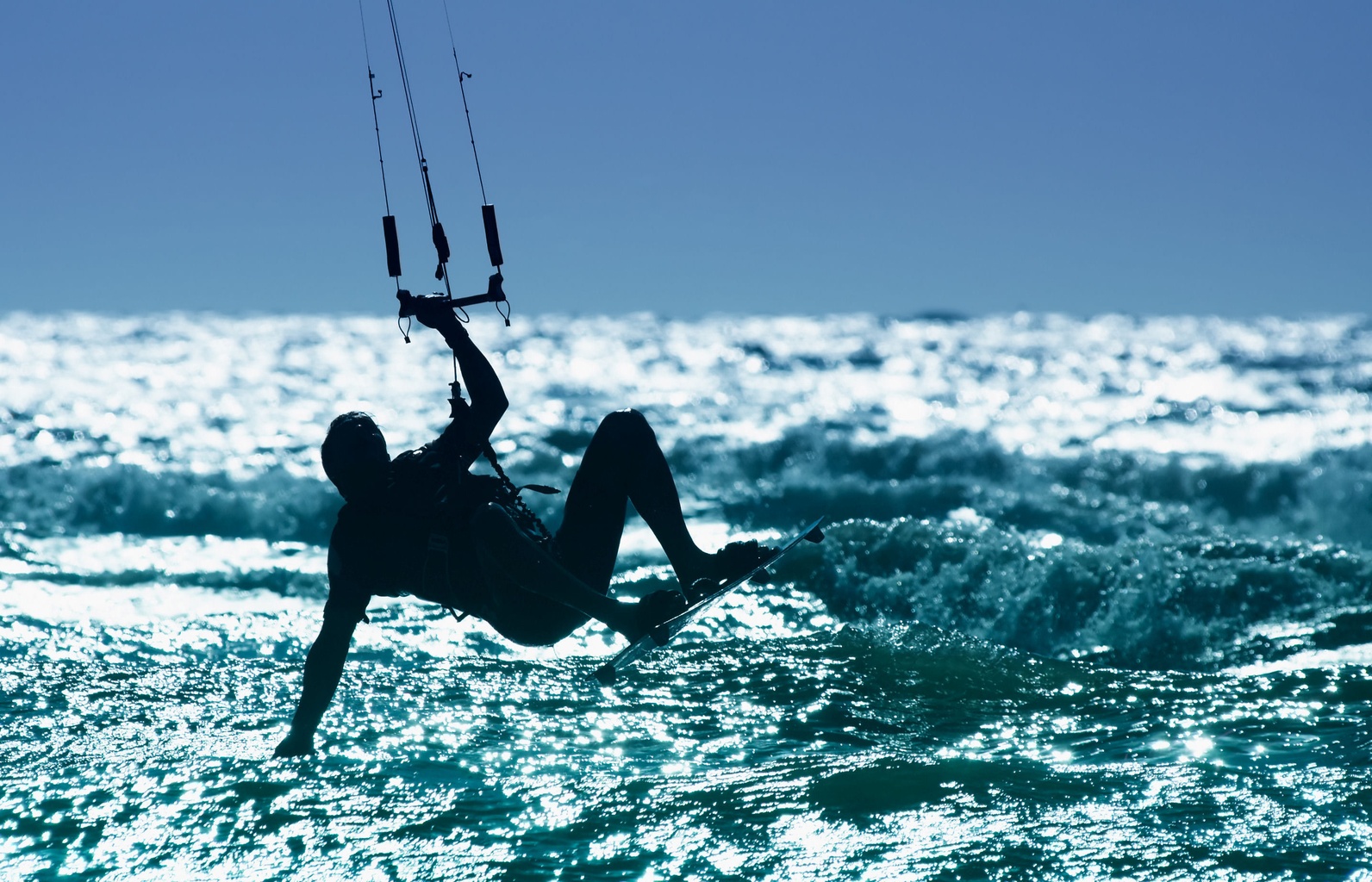 Top 10 Places to Kitesurf or Windsurf
