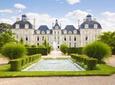 Loire Valley Day Trip withChenonceau, Clos Luce and Chambord Castles from Paris