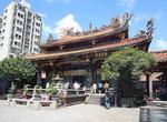 Visit Mengjia Longshan Temple, Taipei, Taiwan