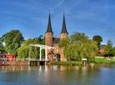 Private Walking Tour: Delft's Royal History and Pottery