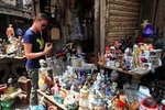South Mumbai Walking Tour: Markets and Mumbadevi Temple