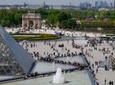 Paris City Center & Skip-the-line Louvre Museum Tour - Semi-Private 8ppl Max