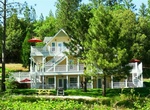 Stay at Blackberry Inn Bed and Breakfast, Groveland, California