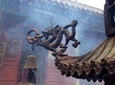 Beijing Hutong Night Tour with Yunnan Style Dinner and Chartered Boat Ride at Houhai Lake
