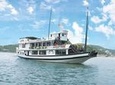 Halong Bay 2-Day Deluxe Cruise Tour including Kayaking and Cooking Demonstration