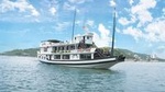 Halong Bay 2-Day Deluxe Cruise Tour including Kayaking and Cooking Demonstration