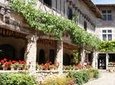 Full-Day Private Beaujolais and Pérouges Wine and food Tasting Tour from Lyon