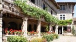 Full-Day Private Beaujolais and Pérouges Wine and food Tasting Tour from Lyon