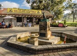 See Dog on the Tuckerbox, Snake Gully, NSW, Australia