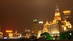Private Shanghai at Night Walking Tour with Shanghai Tower