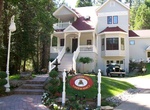 Stay at Tin Lizzie Inn At Yosemite Bed And Breakfast, Yosemite National Park