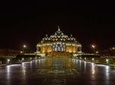 Small-Group Guided Tour to Akshardham Temple in New Delhi