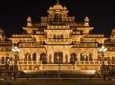 Private Night Tour of Iconic Jaipur and Dinner with a Noble Rajput Family