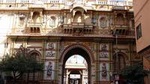 Guided Walk through Old Town Ahmedabad of Unique Pols including Private Transfer