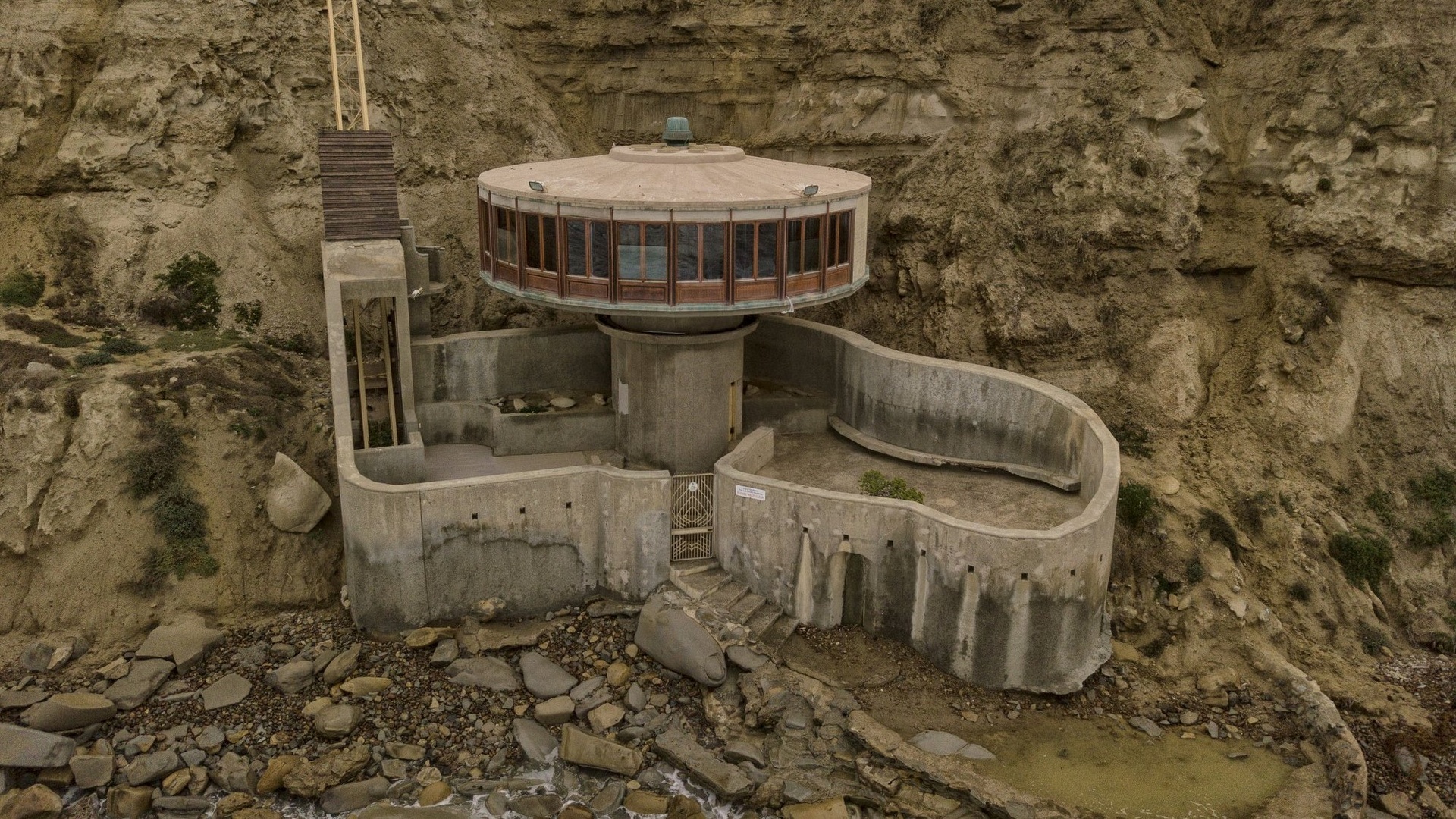 Bell Pavilion (Mushroom House)