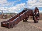 Visit Derry City Wall & Cannon, Northern Ireland
