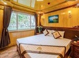 Staying 3 days - 2 nights on boat included: biking island and water activities