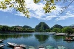 Ninh Binh Daily Tour: Hoa Lu - Tam Coc boat trip and Bike