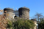 Guided Tour The Origins Of Naples, From Castel Dell'ovo To The Maschio Angioino