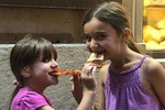 Small Group Rome Night Tour for Kids & Families w Gelato Pizza & Must-see Sites