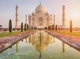 All Inclusive: Taj Mahal Sunrise Tour from Delhi 