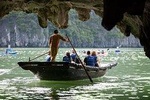 Full Day Trip Halong Bay from Hanoi: Cruise boat, Seafood lunch, Cave, Kayaking 