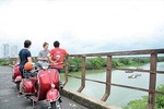 Hanoi Backstreet Tours 2,5 Hours On Vintage Vespa