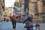 Private Family City Walking Tour Barcelona - Churros, hot chocolate & games