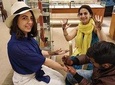 Private Taj Mahal and Henna Tour by Car