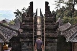 Solo City with Interesting Sukuh & Cetho Temples Tour from Yogyakarta