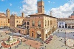 Small-Group Bologna Tour of City Highlights with Top-Rated Local Guide