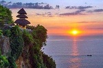 One of the best tours in Bali: Uluwatu temple and seafood dinner Jimbaran beach