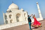 Taj Mahal Tour - Love Moment 
