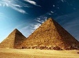 Day Tour to Giza Pyramids And Egyptian Museum & Bazaar
