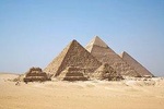 Private Full-Day Tour to Giza Pyramids & Egyptian Museum & Bazaar with Lunch Inc