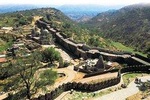 Kumbhalgarh Fort,Ranakpur Jain temple,Lunch , A.C.Car and Village experience.