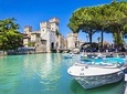 Guided tour in Sirmione with motorboat tour