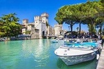Guided tour in Sirmione with motorboat tour