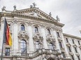 Transfer from Linz to Munich: Private sightseeing daytrip with 2 stops