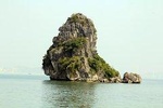 Halong Bay Full Day Cruise trip: Surprise cave, Titop island, Kayaking & lunch