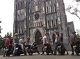Small-group motorbike sightseeing and food tour in Hanoi