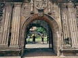 Walking tour in the walled city