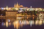 Transfer from Cesky Krumlov to Prague: Private sightseeing daytrip with 2 stops