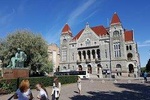 Helsinki Highlights: walking tour with local guide