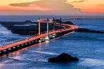 Shanghai Donghai Bridge and Yangshan Port Private Tour with Seafood Feast