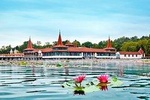 Heviz Thermal Lake and Keszthely Castle private tour