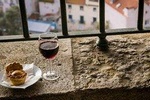Lisbon: wine tasting experience in Alfama