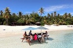 Private Tour: Full-Day Bora Bora Catamaran Sailing and Polynesian Motu Lunch