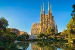 Barcelona Full Day Tour & Skip-the-line: Sagrada Familia, Park Güell & Casa Milà