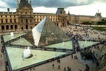 LOUVRE PRIVATE TOUR : Skip the line & Local expert guide - Entry fees included